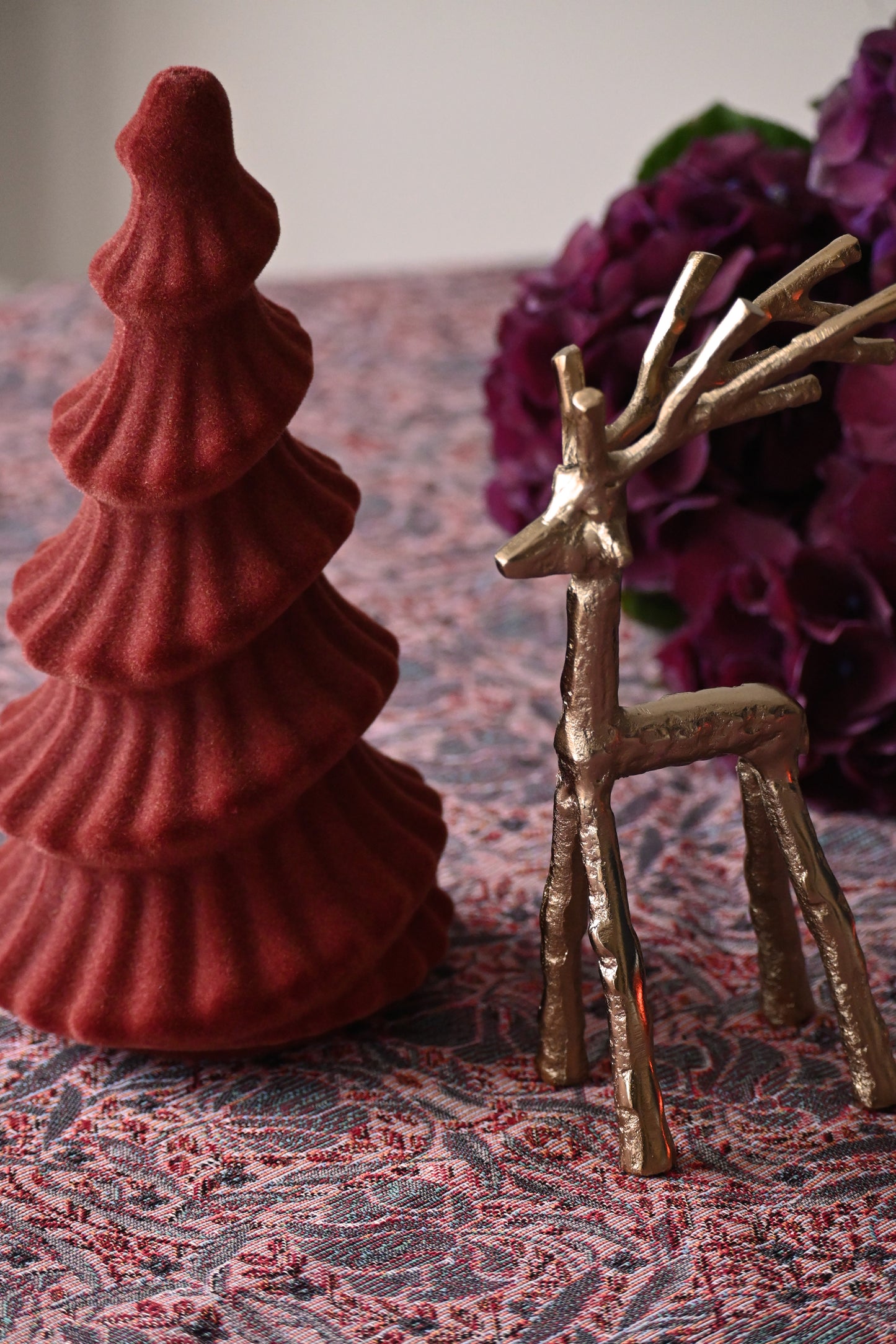 Donkerroze kerstboom